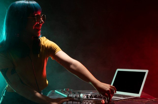 Famous Electro Music Artists and Tracks
