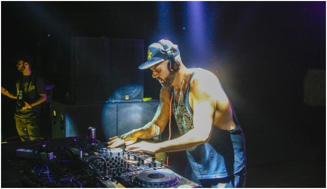 What Makes House Music Sound Like House?